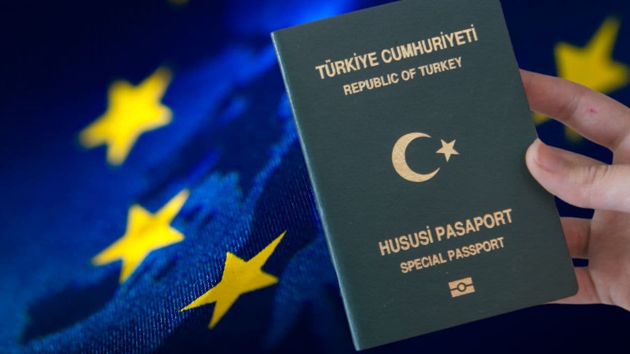 Yeşil pasaportuna güvenip Almanya’ya gitti, Frankfurt Havalimanı’ndan geri çevrildi